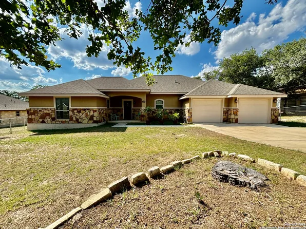 237 Great Oaks Blvd, La Vernia, TX 78121