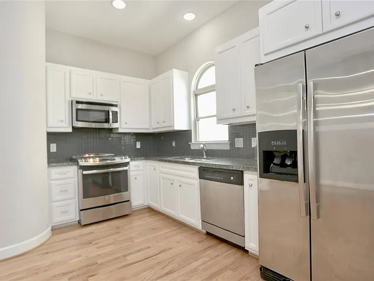 3614 Main Plaza Dr — Photo 6