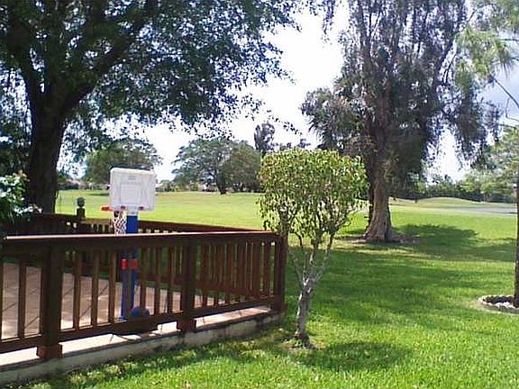 5th image of 281 Fern Dr