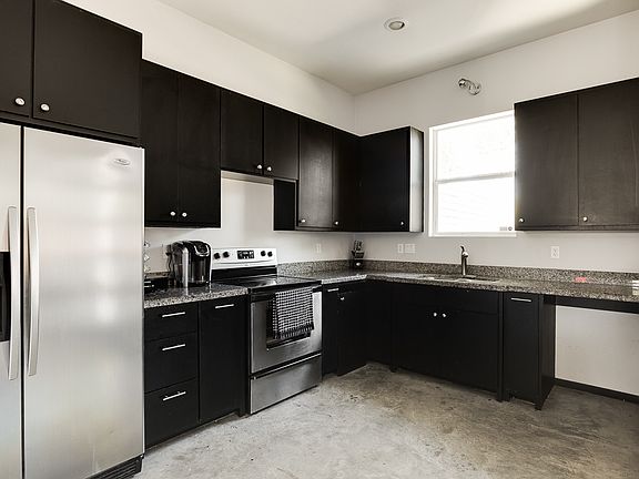 4th image of 929 S Kika De La Garza Blvd