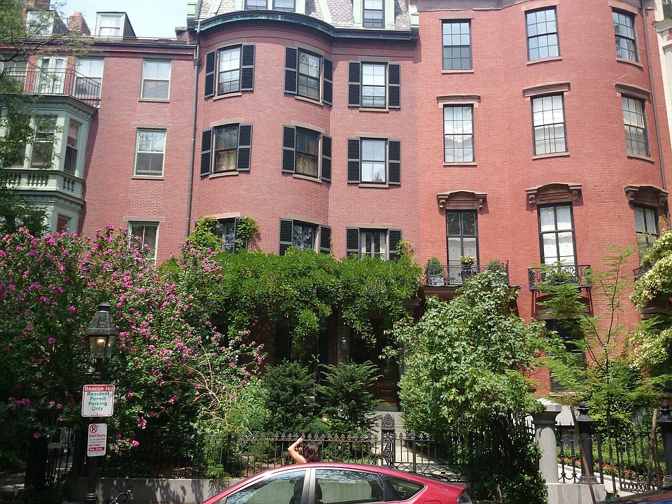 2nd image of 73 Mount Vernon St APT 5