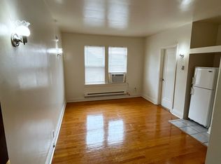 232 N Genesee St APT 303, Waukegan, IL 60085