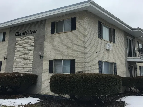 305 N 1st St, Dekalb, IL 60115