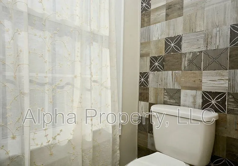 407 S Florida Ave — Photo 26