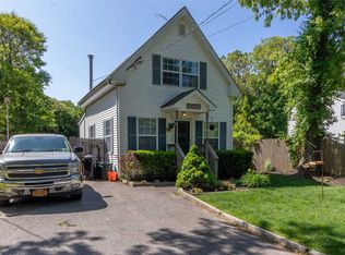 102 Prince St, Patchogue, NY 11772