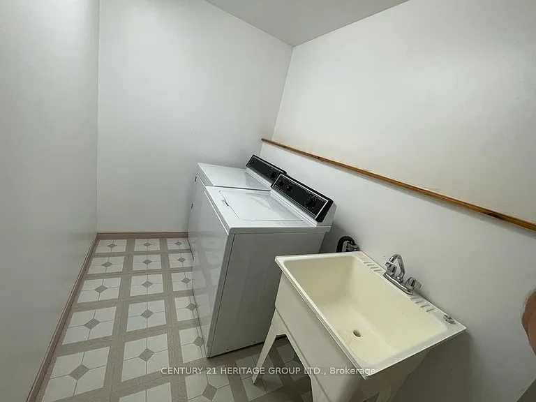217 Yorkshire Dr — Photo 9
