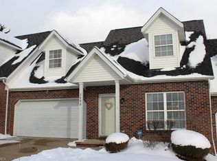 2096 Jennifer St, Akron, OH 44313