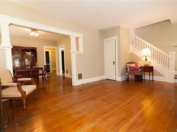 5th image of 36 Devereaux Ave