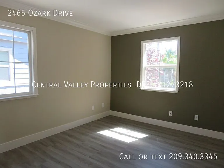 2465 Ozark Dr — Photo 26