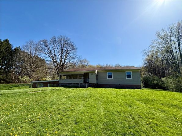 1025 S Lake Rd, Mercer, PA 16137