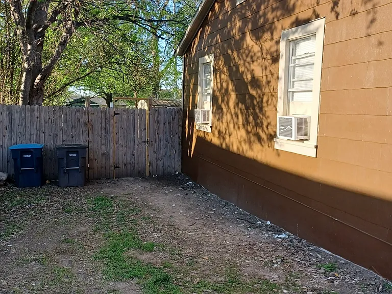 5537 Como Dr — Photo 4