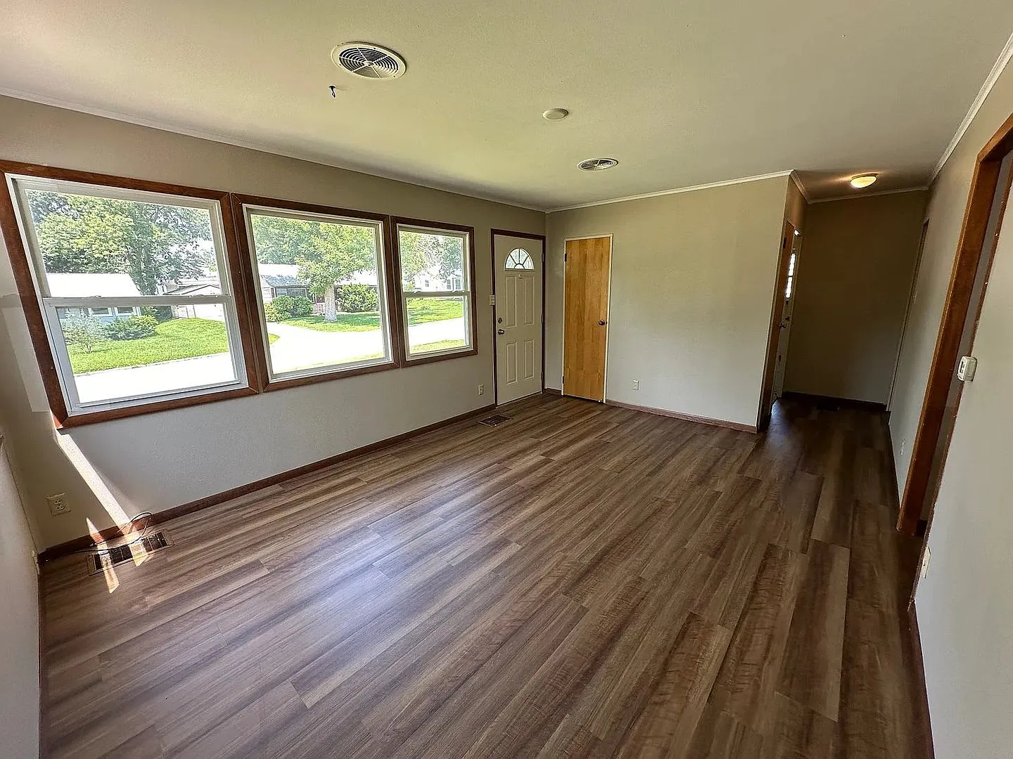 1711 Keith Dr NE - Cedar Rapids, IA — Photo 3