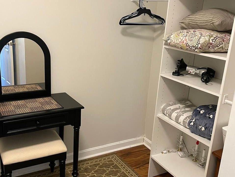 Walk in closet