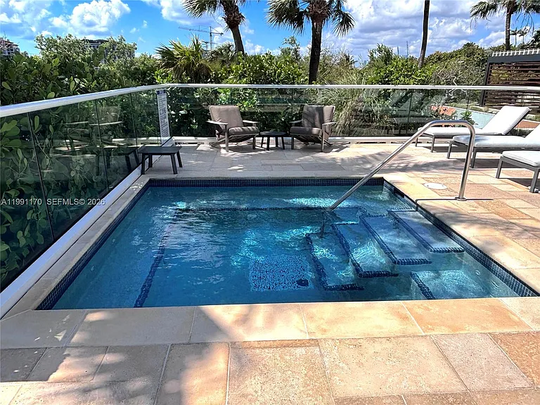 400 S Pointe Dr #408 — Photo 26