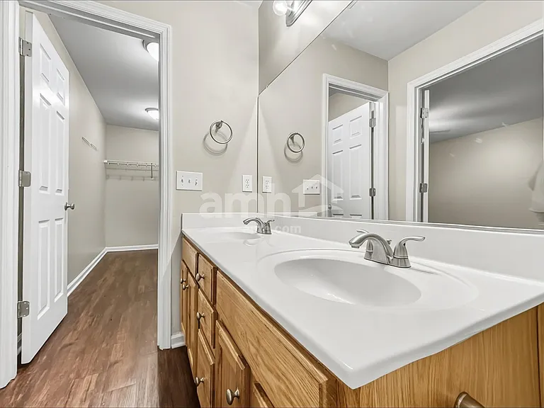 126 Avalon Rd — Photo 11