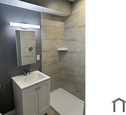 5th image of 2407 W North Ave #1