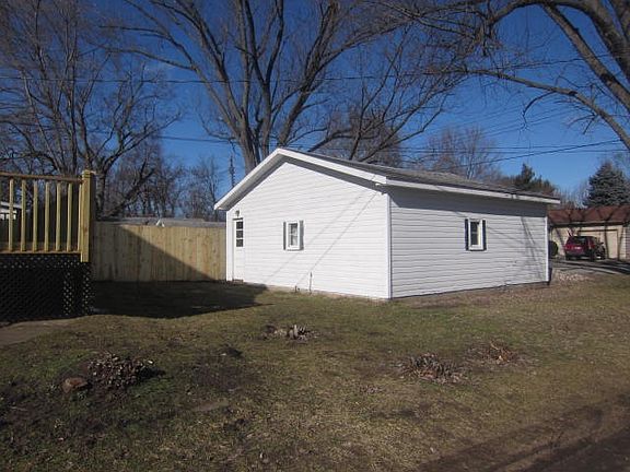 3rd image of 126 Nadel Ave