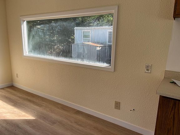 2nd image of 132 Stringtown Rd #10