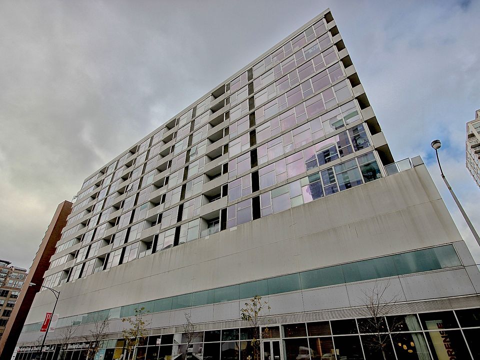 1st image of 630 N Franklin St APT 916