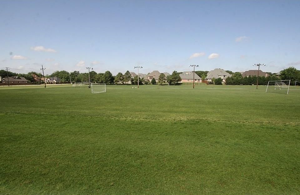 2nd image of 5017 Roberts Rd