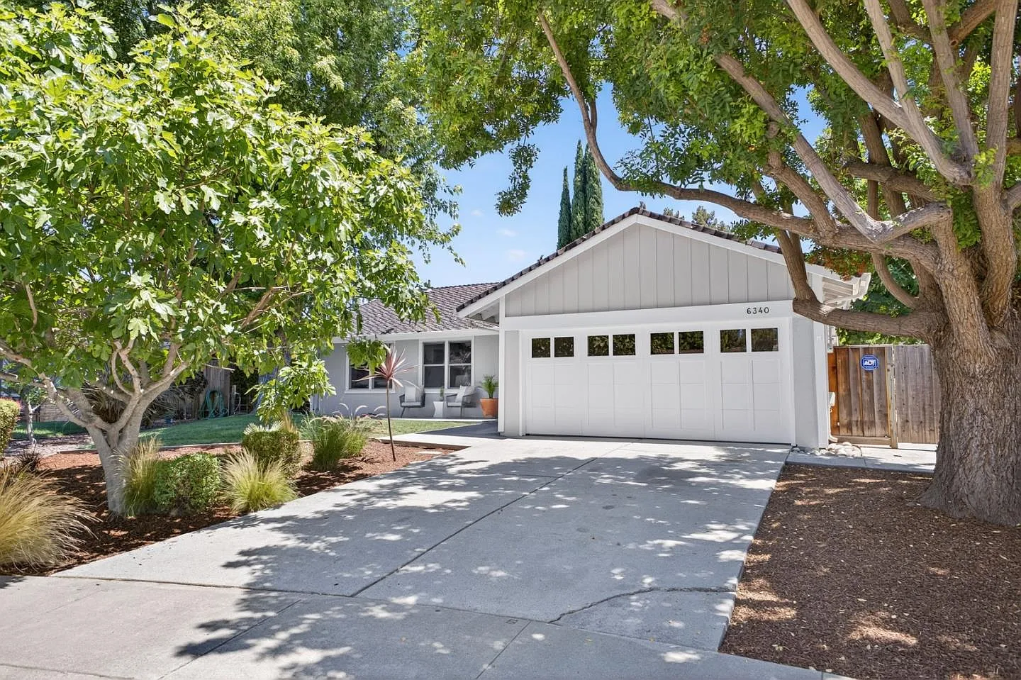6340 Sponson Ct photo 1