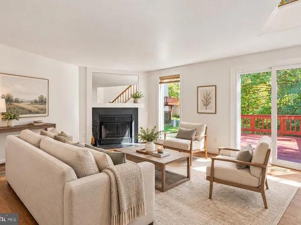 5909 Saint Giles Way, Alexandria, VA 22315