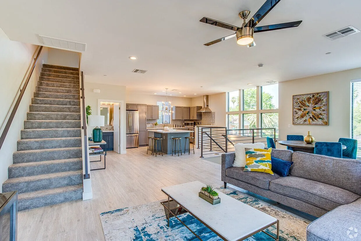 Roosevelt Luxury Townhomes — Photo 4