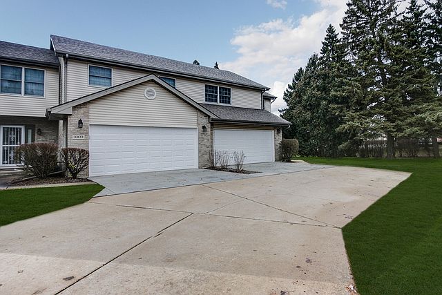 1st image of 1011 Claremont Dr #1011