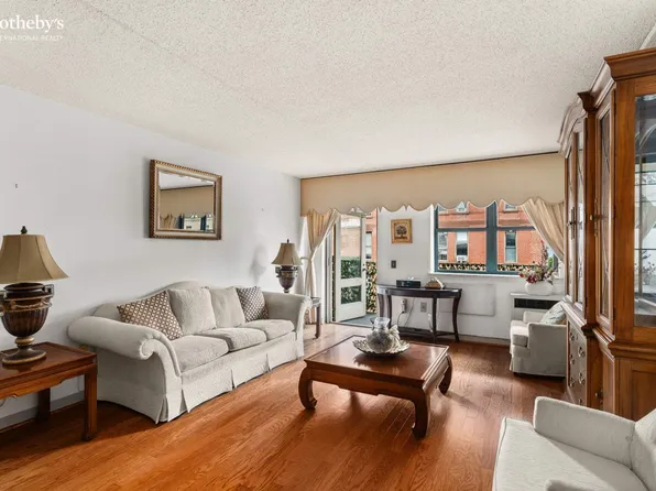 1919 Madison Avenue 516 image 3 of 17