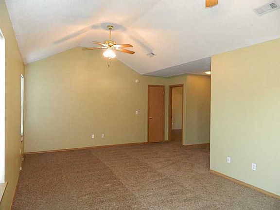 2nd image of 605 McClure Ave