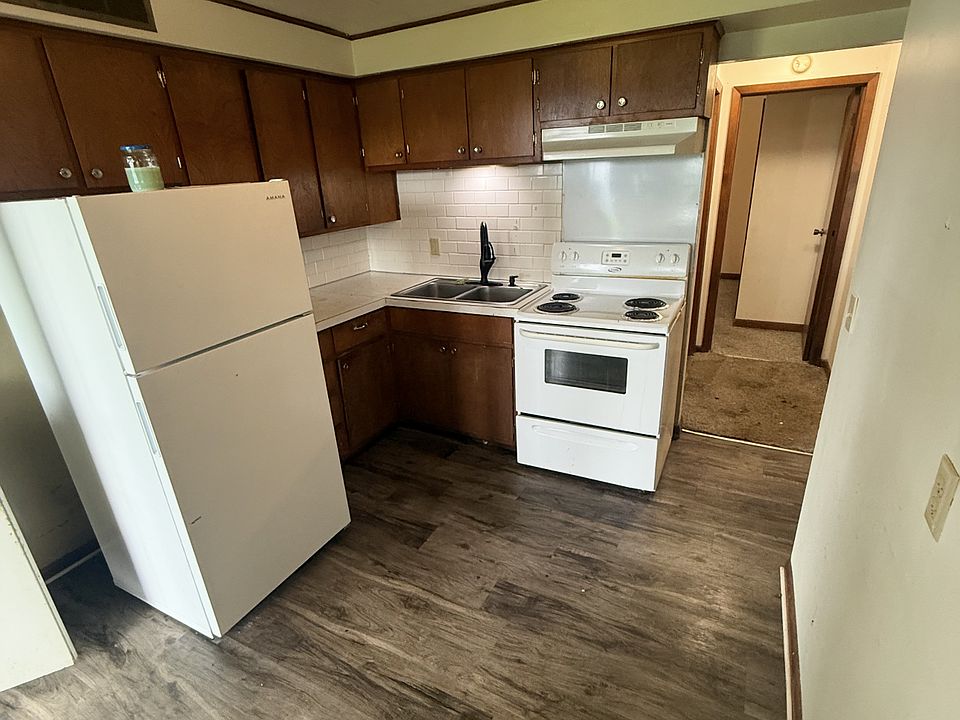 1st image of 400 E 2nd St #3