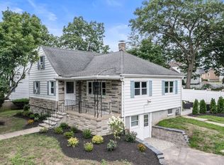 26 Riverside Dr, Dedham, MA 02026