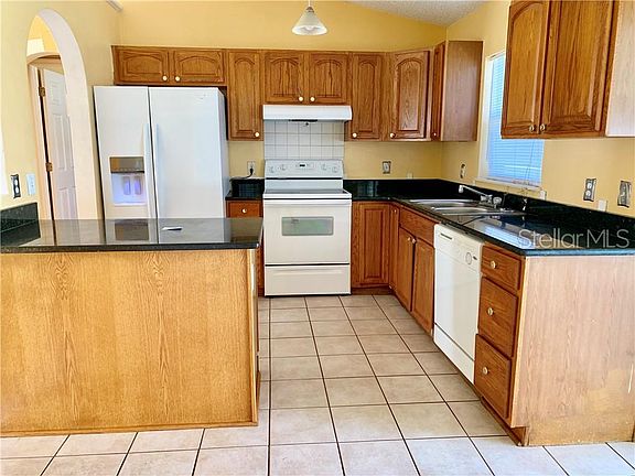 3rd image of 1229 Polk Ct