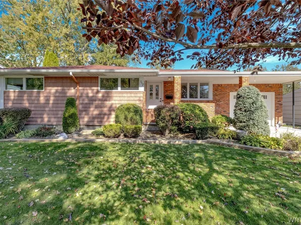 752 Meadowbrook Dr, North Tonawanda, NY 14120