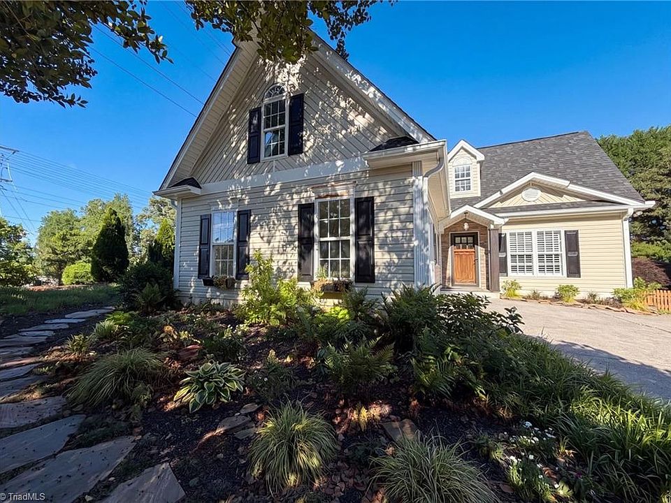 1st image of 105 Jefferson Forest Ct
