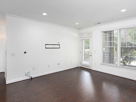 5th image of 701 Copperline Dr Unit 102