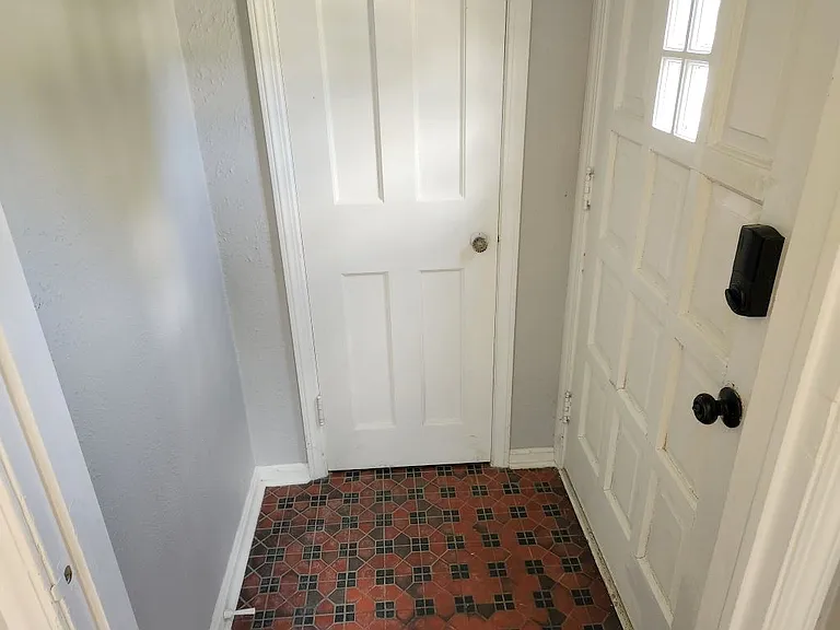 4102 Verona Rd — Photo 3