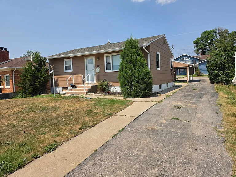 124 E Van Buren St — Photo 1