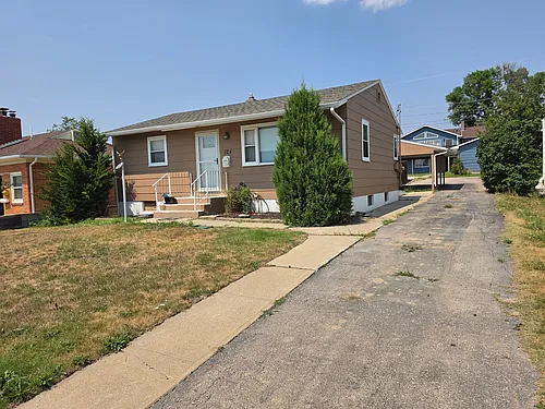 124 E Van Buren St Photo 1