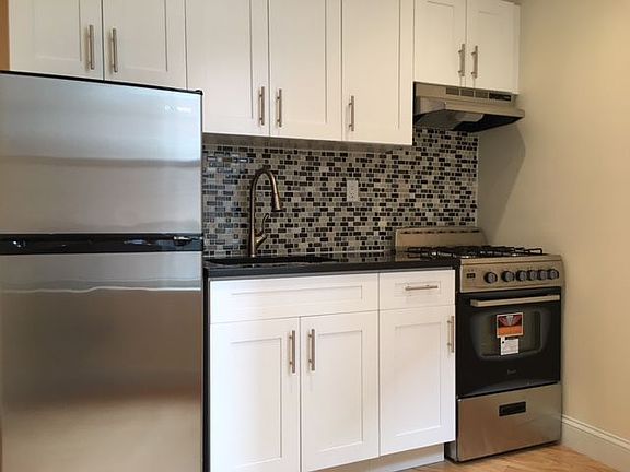 2nd image of 514 W 211th St #I1