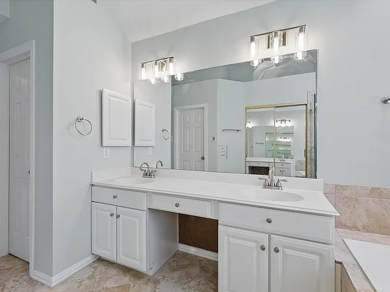 14625 Windsor Ct — Photo 13