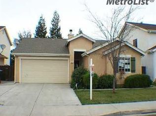 1025 Goldfinch Ln, Patterson, CA 95363