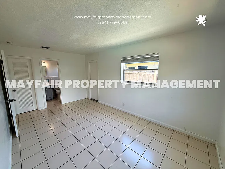 1140 NE 25th Ave #4 — Photo 6