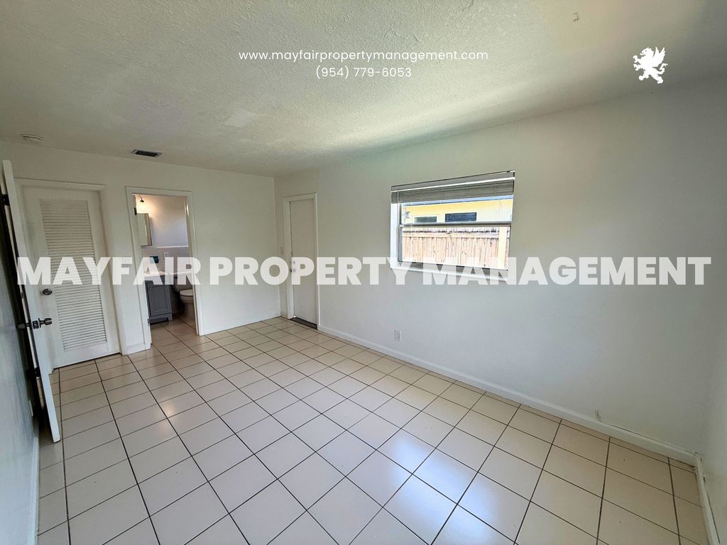 1140 NE 25th Ave APT 4, photo 6