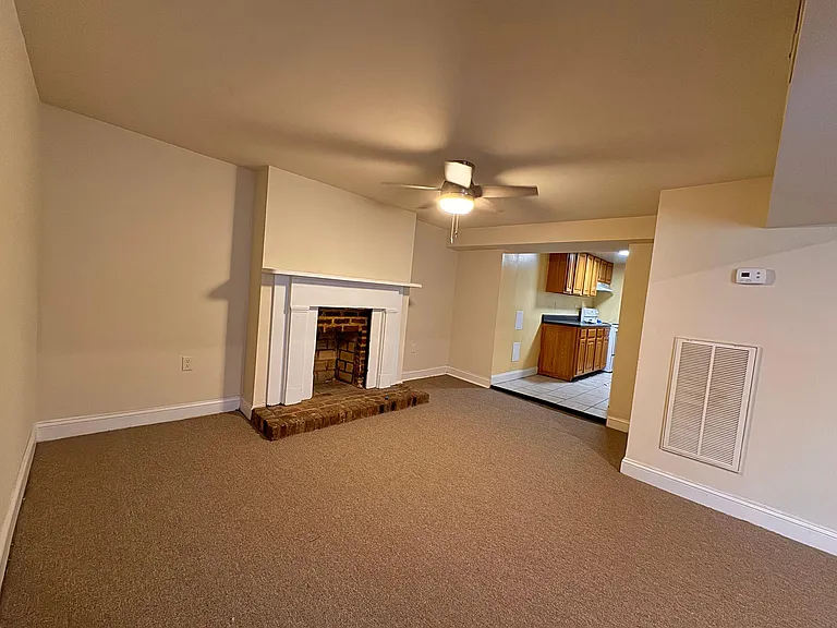 400 W Marshall St #A — Photo 7
