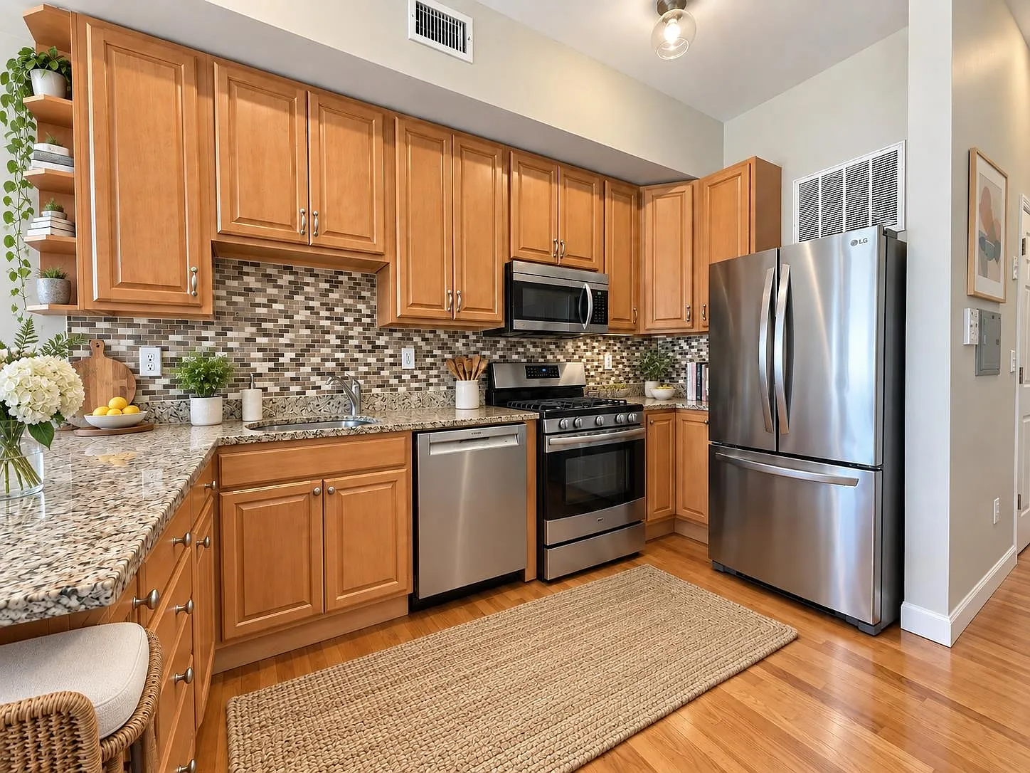 2 bed, 2.0 bath, 1004 sqft, $4,200 — Photo 3