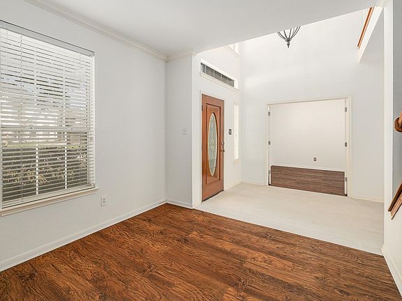 5th image of 2023 Wood Glen Dr