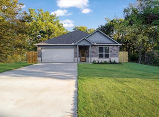 215 E Nelson St, Denison, TX 75021