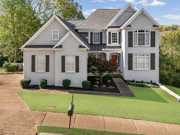 6040 Woodland Hills Dr, Nashville, TN 37211