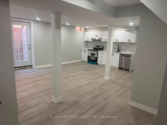 3rd image of 95 Tulip St